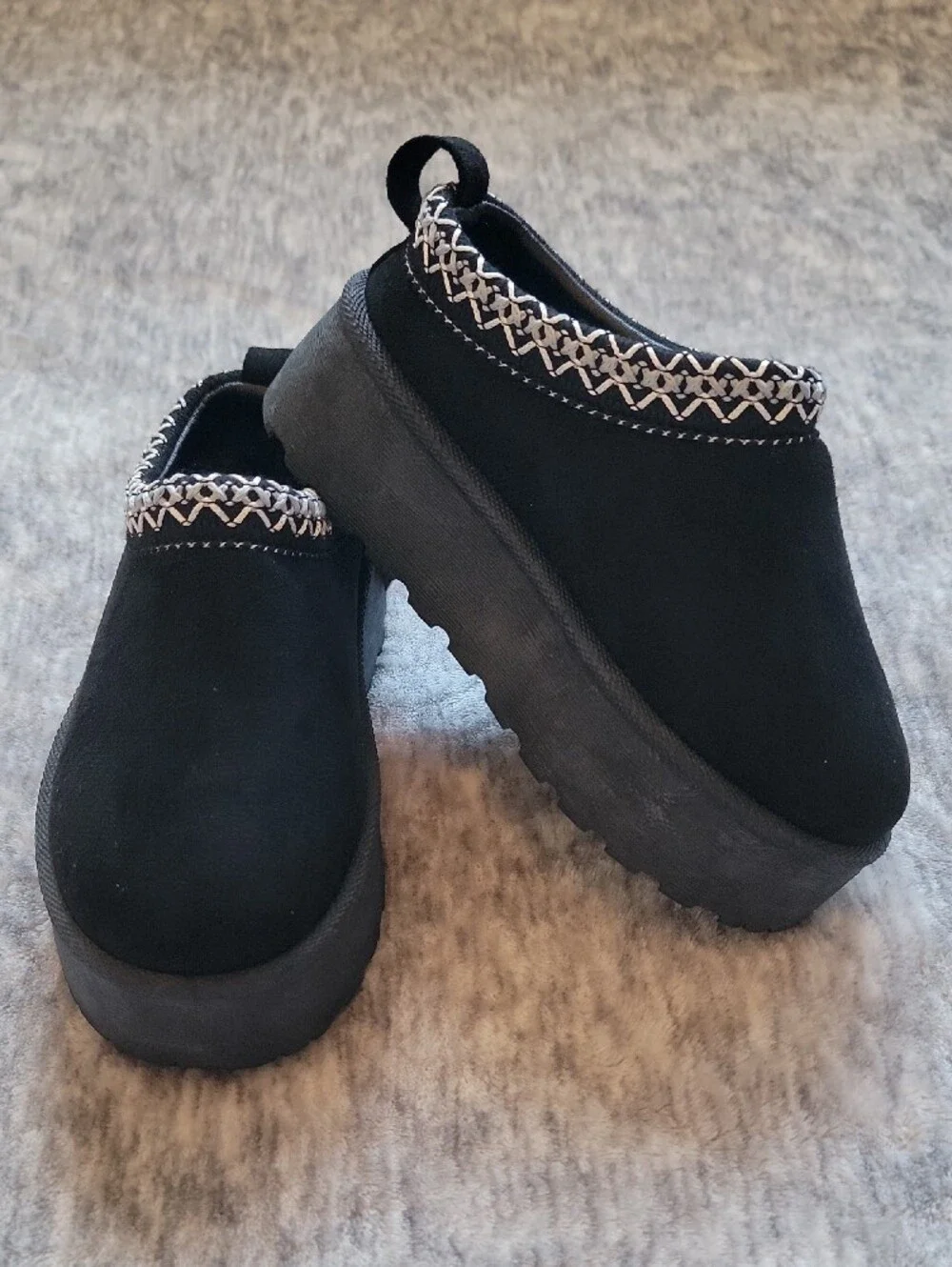 Olivia & Kate girls' Black Slip-On Shoes with White & Silver Trim Size 10